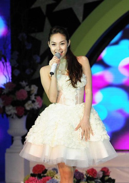 Mỹ nhân Việt diện váy trắng xinh như công chúa 8