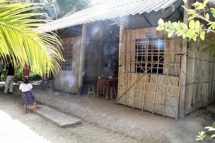  Đắng l&ograve;ng trẻ mồi c&ocirc;i, g&oacute;a phụ sau thảm họa n&uacute;i Cấm 4