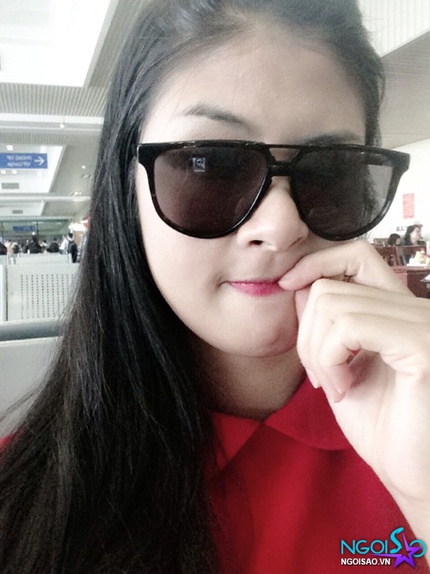 Hoa hậu Ngọc H&acirc;n "mũm mĩm" trong những bộ v&aacute;y lộng lẫy 8