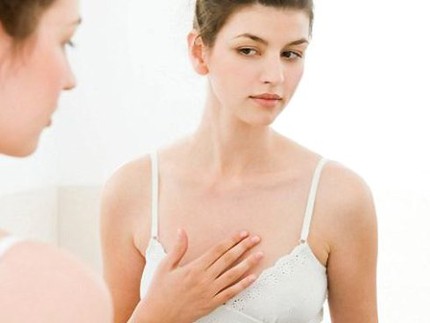 'Nhũ hoa' đổi m&agrave;u c&oacute; phải do 'vượt r&agrave;o'? 1