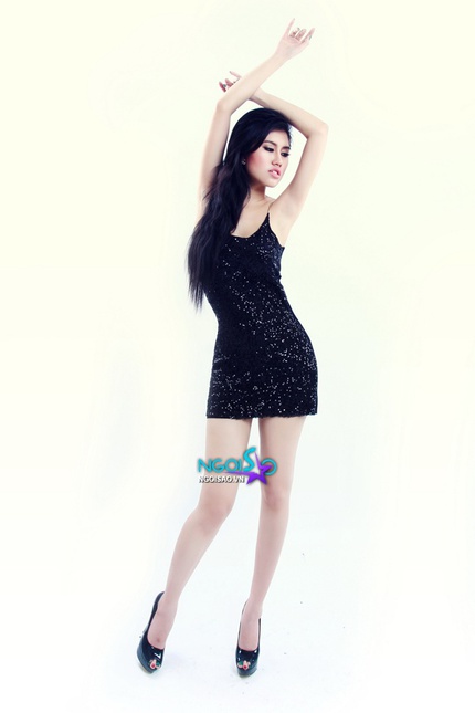 Emily Hồng Nhung gợi &yacute; trang phục ng&agrave;y 8.3 4