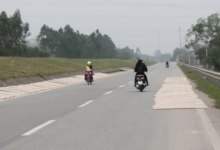 “Công nghệ” bánh đa tẩm bụi 5