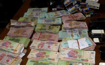 Khi cửu vạn 'độ' th&agrave;nh d&acirc;n chơi  1