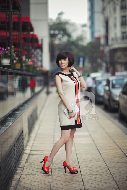 Thanh lịch với trang phục c&ocirc;ng sở họa tiết tươi tắn 6
