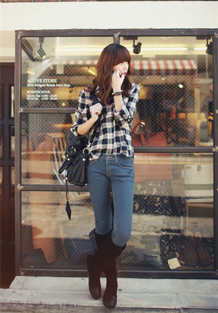 Biến tấu mới lạ với sơ mi kẻ sọc cho n&agrave;ng c&ocirc;ng sở 11