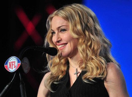 Tạo kiểu thật phong c&aacute;ch với t&oacute;c xơ rối 10