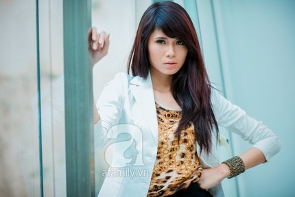 C&aacute;ch diện vest trắng thanh lịch tới c&ocirc;ng sở  10