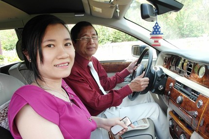 Đại gia Lê Ân: 'Dư sức cưới vợ 18 tuổi, chỉ mất 10 phút' 2 Đại gia Lê Ân: 'Dư sức cưới vợ 18 tuổi, chỉ mất 10 phút' 2