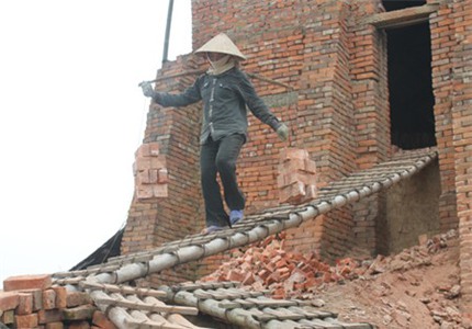 45 năm chưa từng được tặng qu&agrave; 8.3 5