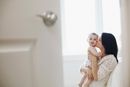 Bi h&agrave;i chuyện c&aacute;c b&agrave; mẹ đ&atilde;ng tr&iacute; sau sinh 1