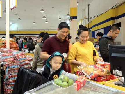 Cuối tuần chen nhau đi sắm Tết 2