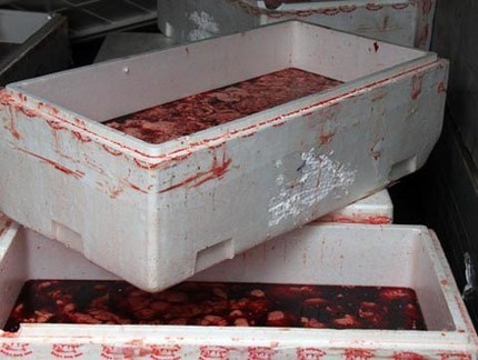 Chết khiếp với chi&ecirc;u l&agrave;m giả rượu ngoại 1