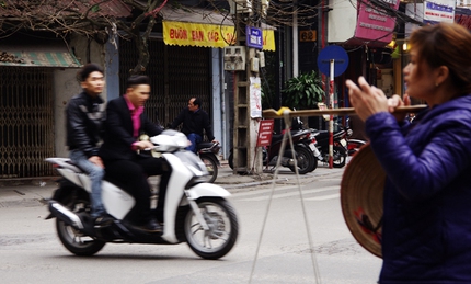 H&agrave; Nội: C&agrave;ng trẻ, c&agrave;ng gi&agrave;u, c&agrave;ng coi thường luật 9