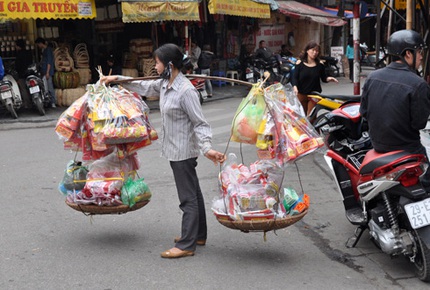 H&agrave; Nội bắt đầu nhộn nhịp sắm Tết 10