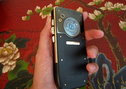 Ngắm chiếc smartphone đắt gi&aacute; nhất h&agrave;nh tinh 6