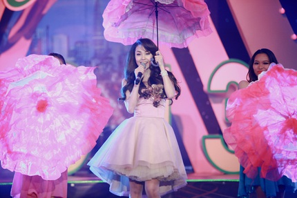 2 kiểu v&aacute;y bồng bềnh mỹ nh&acirc;n y&ecirc;u th&iacute;ch 8