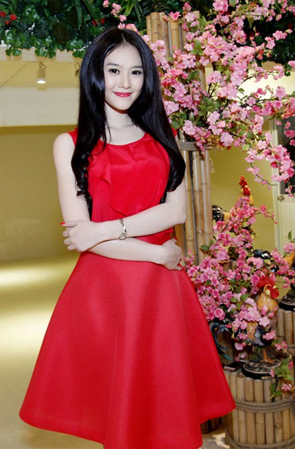 Ngắm những bộ v&aacute;y đơn giản, xinh xắn của mỹ nh&acirc;n Việt 5