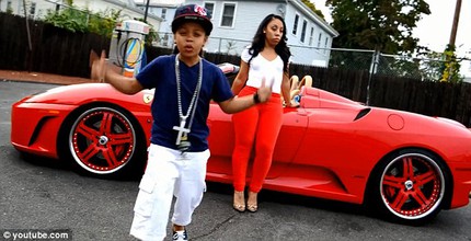 Sốc với b&eacute; trai 9 tuổi h&aacute;t rap kh&ecirc;u gợi 4