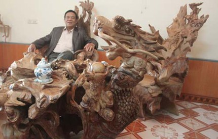 Tuy&ecirc;n Quang c&oacute; bộ b&agrave;n ghế h&igrave;nh rồng gi&aacute; hơn 4 tỷ 1