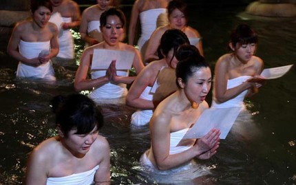 Cận cảnh lễ hội "khỏa thân" ở Nhật Bản 10