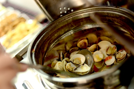 No bụng với buffet qu&agrave; vặt phố L&yacute; Văn Phức 5