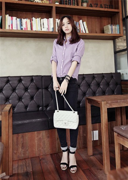 Biến tấu mới lạ với sơ mi kẻ sọc cho n&agrave;ng c&ocirc;ng sở 2