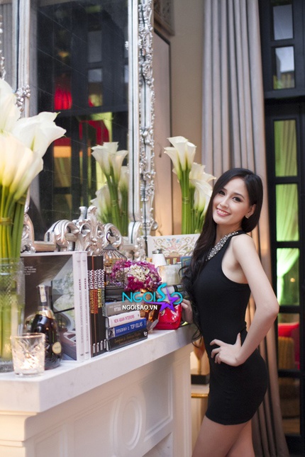 Mai Phương Th&uacute;y khoe d&aacute;ng c&ugrave;ng v&aacute;y b&oacute; 3