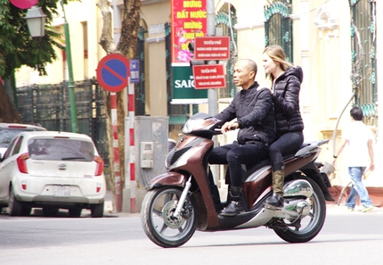 H&agrave; Nội: C&agrave;ng trẻ, c&agrave;ng gi&agrave;u, c&agrave;ng coi thường luật 7