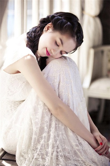 Mỹ nh&acirc;n Việt đẹp lộng lẫy trong những gam m&agrave;u ưa th&iacute;ch 20