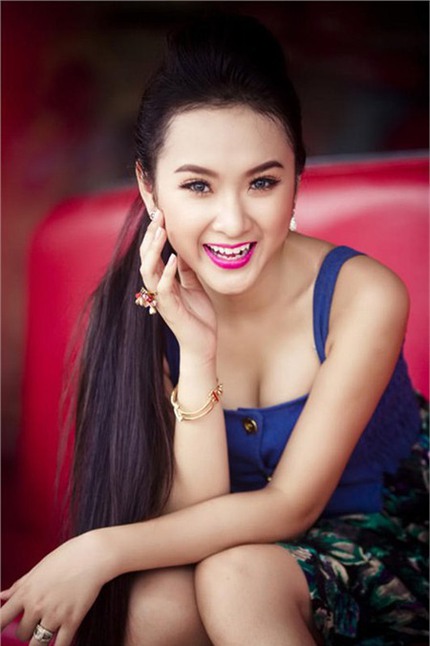 Tóc Tiên 'ngứa mắt' vì Phương Trinh khoe xế tiền tỷ 4 Tóc Tiên 'ngứa mắt' vì Phương Trinh khoe xế tiền tỷ 4