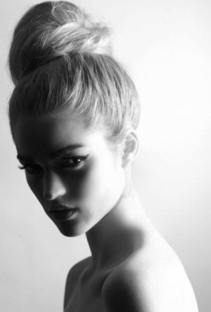 Tạo kiểu thật phong c&aacute;ch với t&oacute;c xơ rối 6