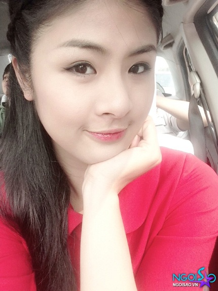 Hoa hậu Ngọc H&acirc;n "mũm mĩm" trong những bộ v&aacute;y lộng lẫy 7
