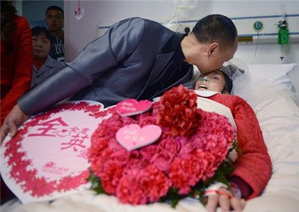 X&uacute;c động những chuyện t&igrave;nh vượt qua ranh giới sống chết 4
