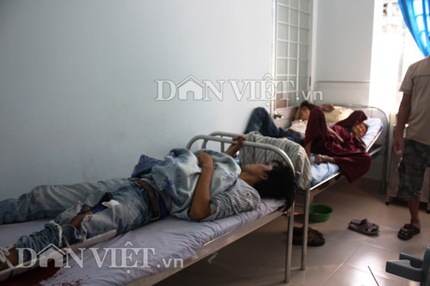 Hiện trường tai nạn kinh ho&agrave;ng khiến 11 người chết 8