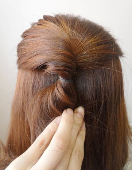 T&oacute;c cuộn đẹp v&agrave; đơn giản cho bạn g&aacute;i 4