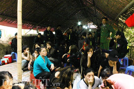 Cận cảnh những "qu&yacute; c&ocirc;", "qu&yacute; b&agrave;" ở sới bạc tiền tỷ 1