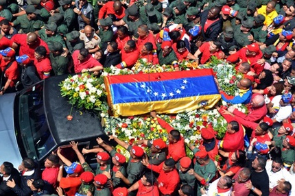 Biển người đưa tiễn Hugo Chavez 1