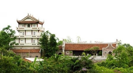 Những biệt phủ ho&agrave;nh tr&aacute;ng v&agrave; huyền b&iacute; ở Việt Nam 5