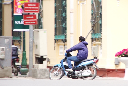 H&agrave; Nội: C&agrave;ng trẻ, c&agrave;ng gi&agrave;u, c&agrave;ng coi thường luật 17