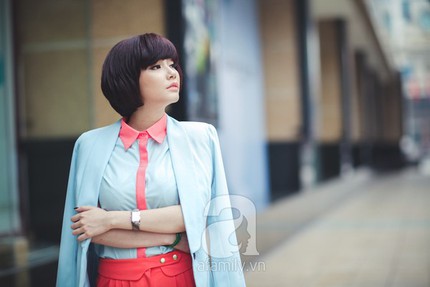 Thanh lịch với trang phục c&ocirc;ng sở họa tiết tươi tắn 12