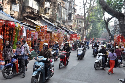 H&agrave; Nội bắt đầu nhộn nhịp sắm Tết 12