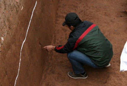 Quan t&agrave;i trong mộ cổ ở H&agrave; Nội được xếp bằng gạch 7