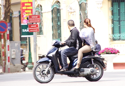 H&agrave; Nội: C&agrave;ng trẻ, c&agrave;ng gi&agrave;u, c&agrave;ng coi thường luật 6