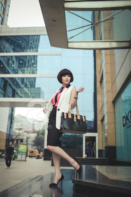 Thanh lịch với trang phục c&ocirc;ng sở họa tiết tươi tắn 9