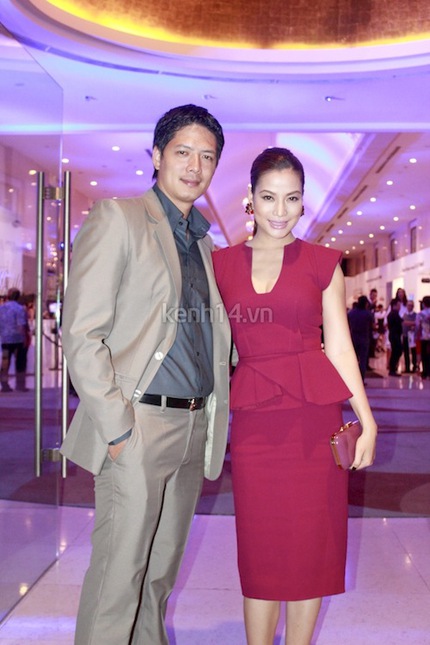 Phối đồ c&ocirc;ng sở theo phong c&aacute;ch nổi bật của sao Việt 35