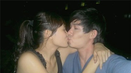 Những nụ h&ocirc;n 'm&ugrave;i mẫn' c&ocirc;ng khai của sao Việt 7