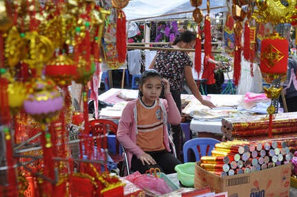 H&agrave; Nội bắt đầu nhộn nhịp sắm Tết 6