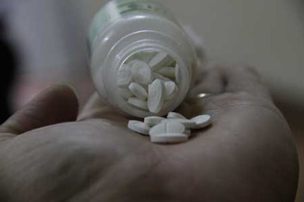 Rước họa v&agrave;o th&acirc;n khi tự &yacute; bổ sung vitamin 1