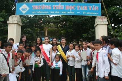 Hoa hậu Thu Thảo mơ xây nhà to cho ba mẹ 2