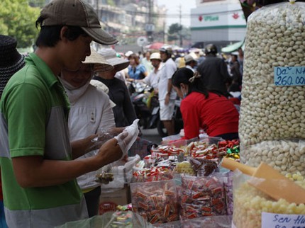 Bánh mứt tết: Hàng "dởm" ngập chợ 1